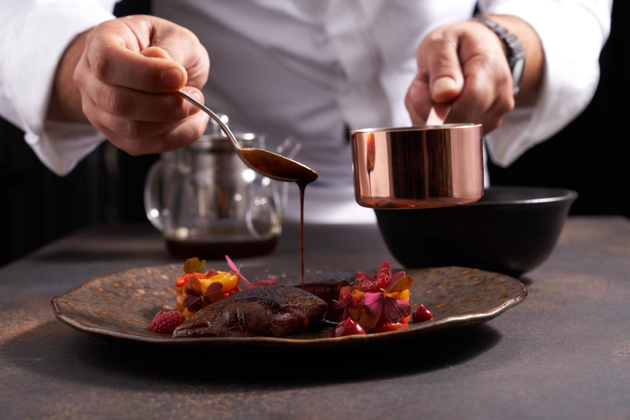 Logis Hotel - Restaurant Maison Claude Darroze Langon  Eksteriør billede