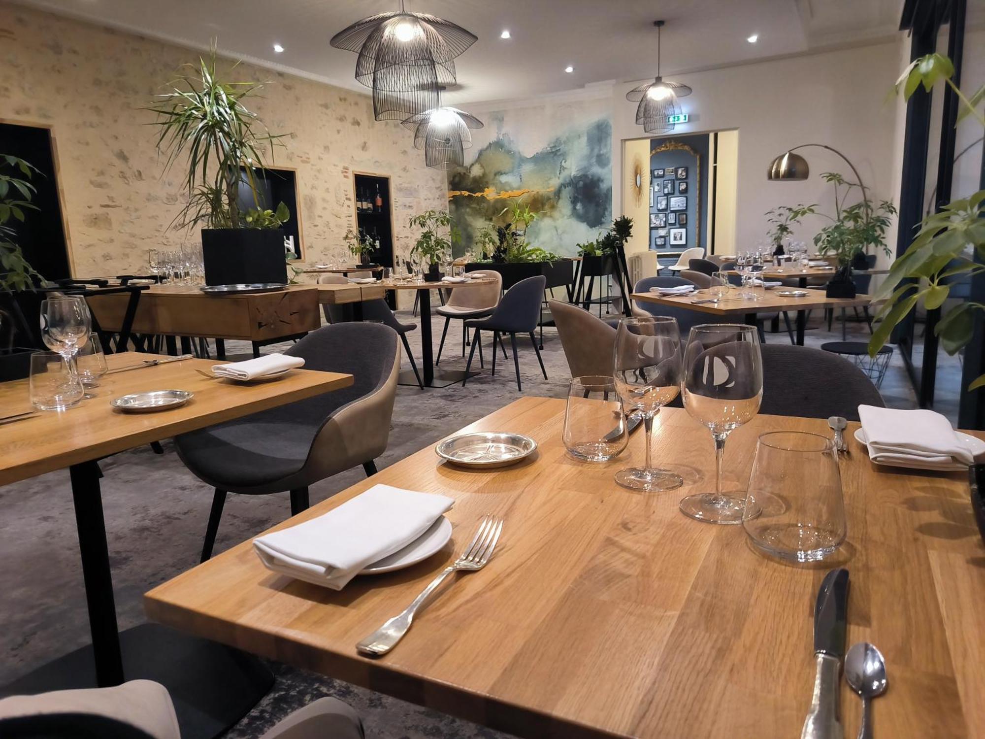 Logis Hotel - Restaurant Maison Claude Darroze Langon  Eksteriør billede