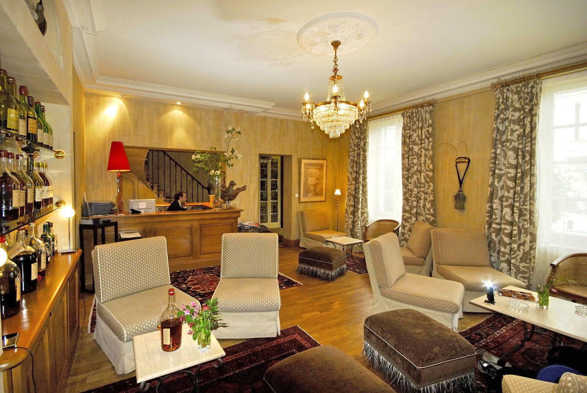 Logis Hotel - Restaurant Maison Claude Darroze Langon  Eksteriør billede